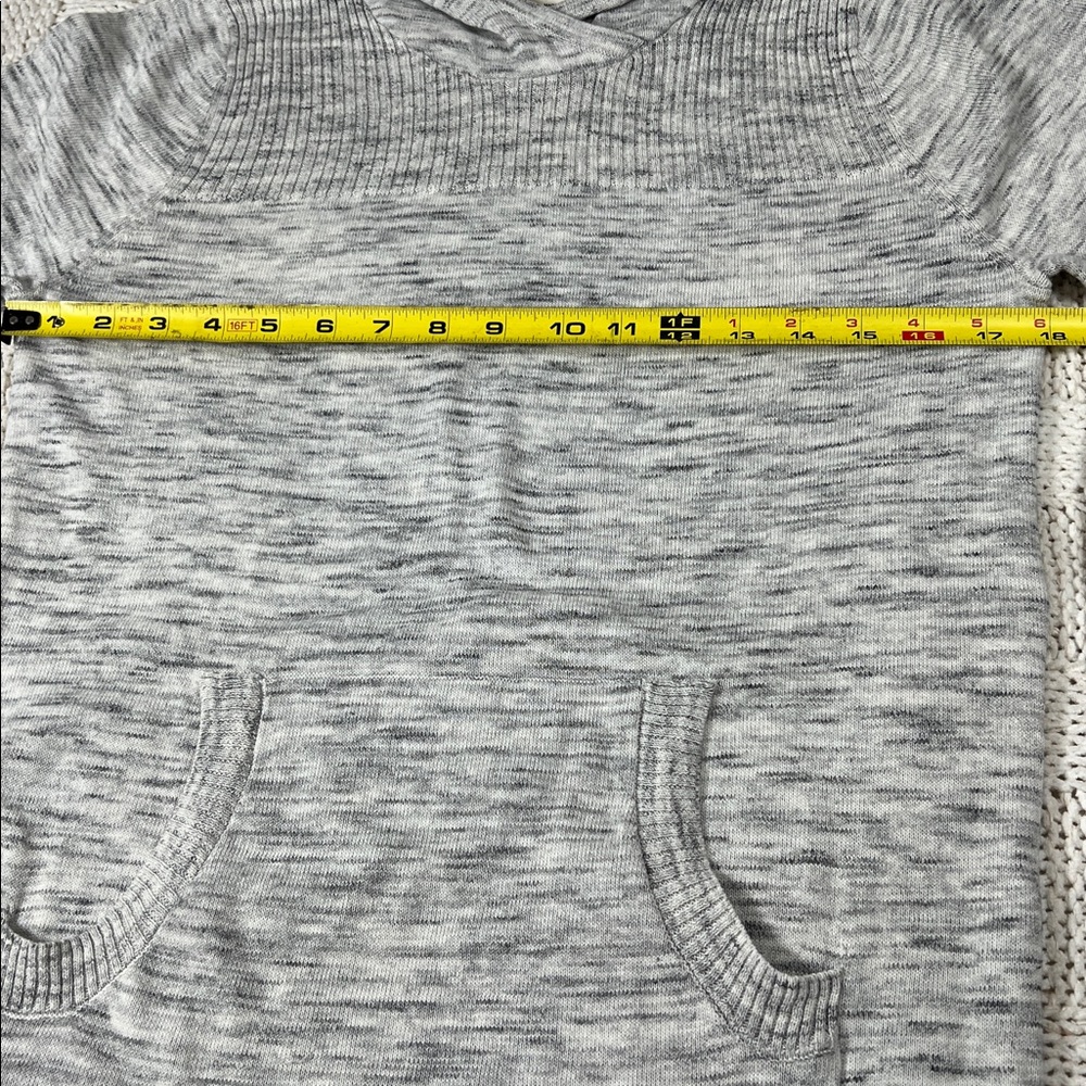 Akini Pullover Sweater - Picture 8 of 11
